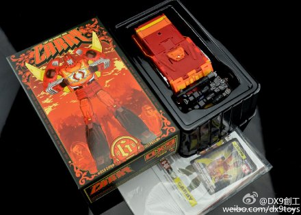 DX9 D06 Carry - Photos Of Final Production Rodimus Prime-Like
